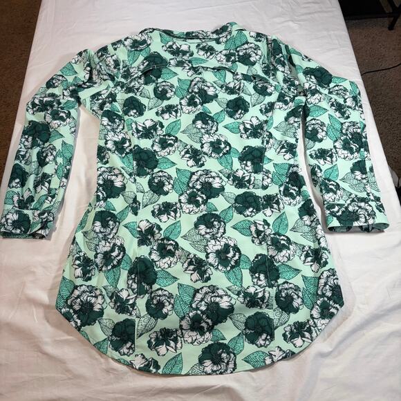 Duluth trading womens sidewinder long sleeve green floral button up.  Size S - Picture 6 of 6